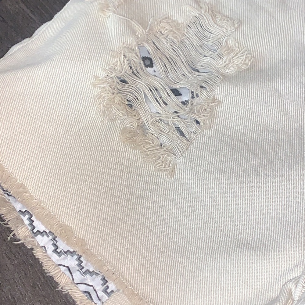 Forever 21 Khaki Studded Distressed Cut Off Denim Shorts Size 28 - Picture 5 of 8